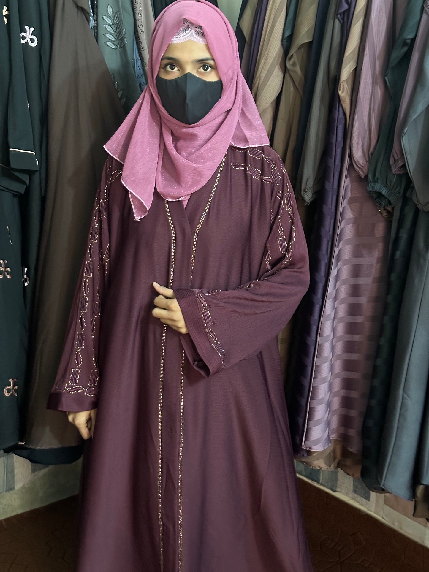 GMC Golden Beeds Abaya