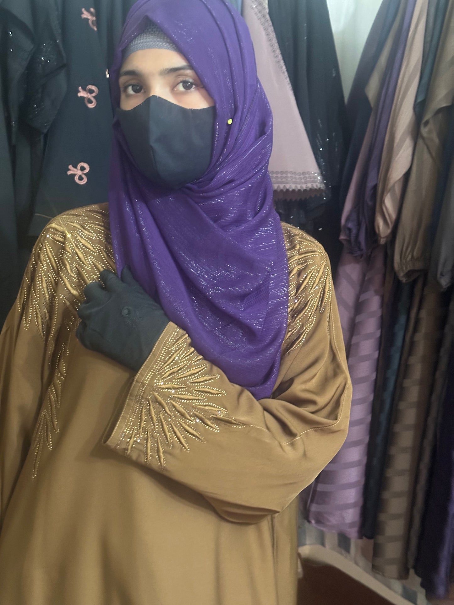 GMC Golden Beeds Abaya