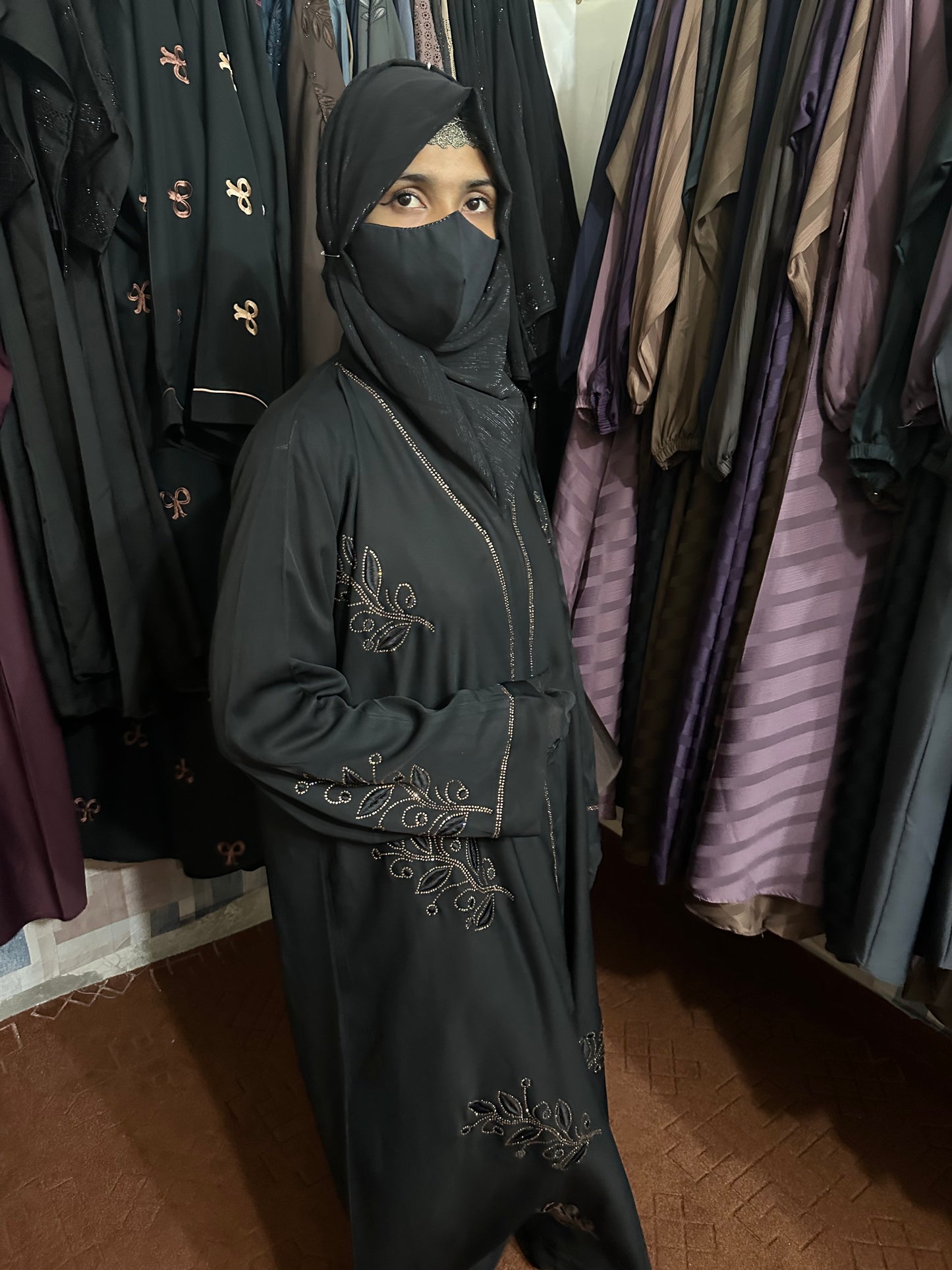 GMC Golden Beeds Abaya